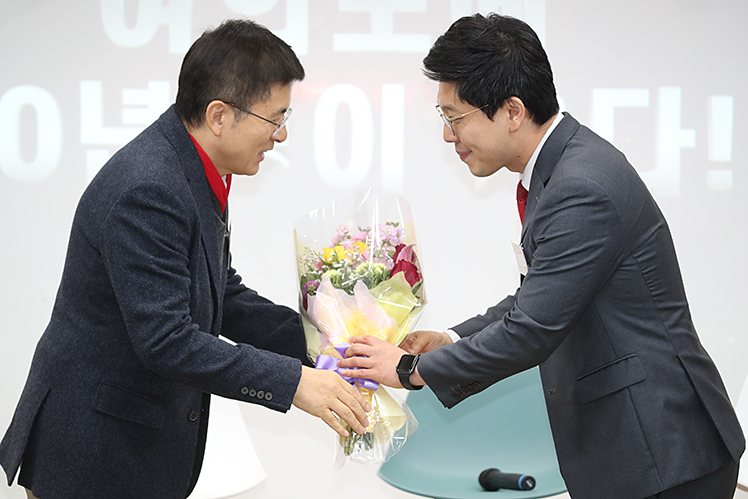 제목 노출 영역입니다 이미지