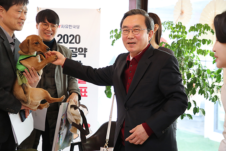 제목 노출 영역입니다 이미지