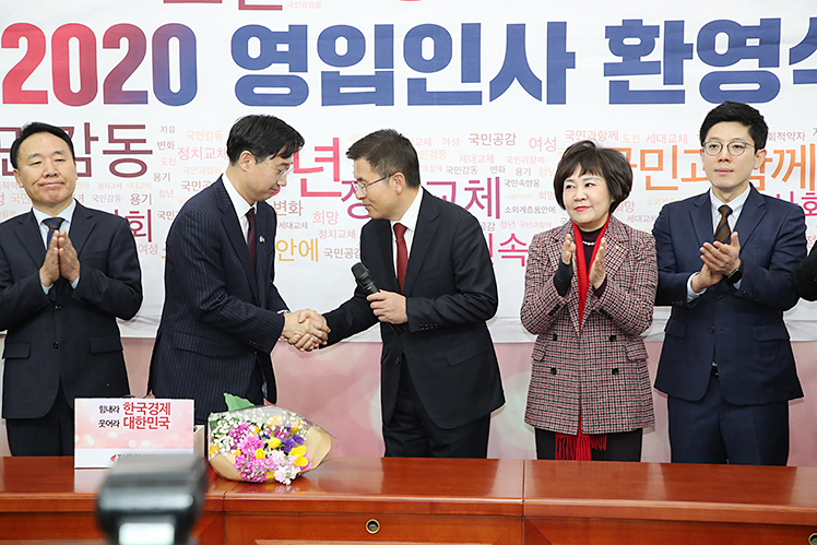 제목 노출 영역입니다 이미지