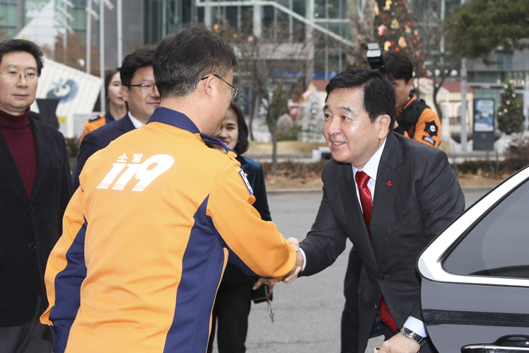 제목 노출 영역입니다 이미지