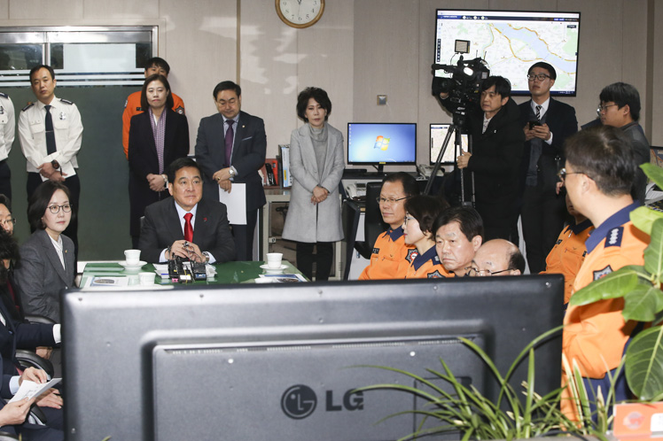 제목 노출 영역입니다 이미지