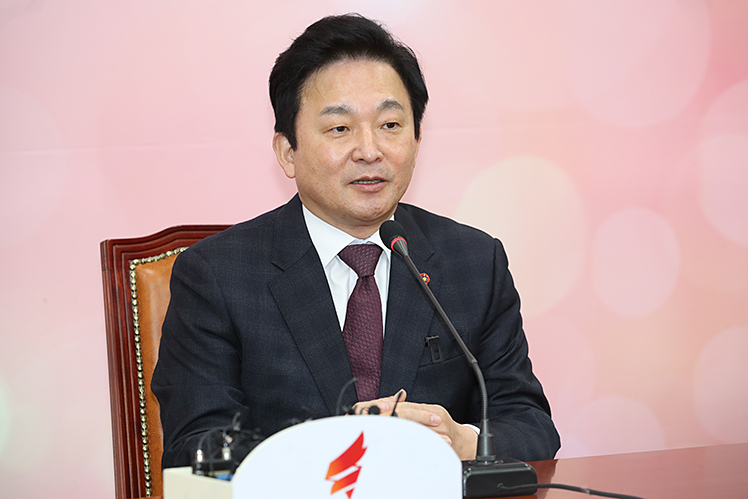 제목 노출 영역입니다 이미지