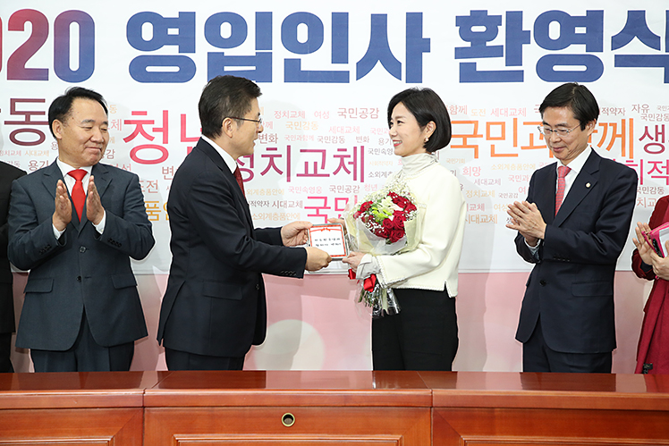 제목 노출 영역입니다 이미지