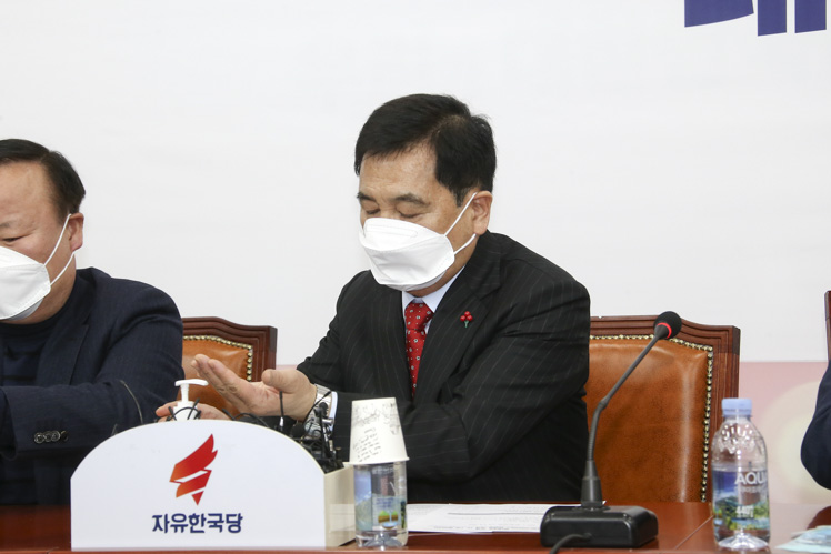 제목 노출 영역입니다 이미지