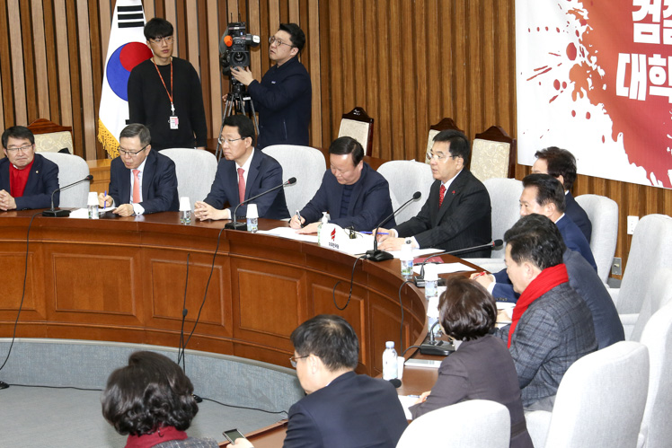 제목 노출 영역입니다 이미지