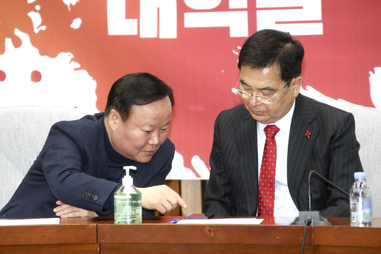 제목 노출 영역입니다 이미지