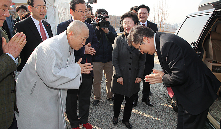 제목 노출 영역입니다 이미지