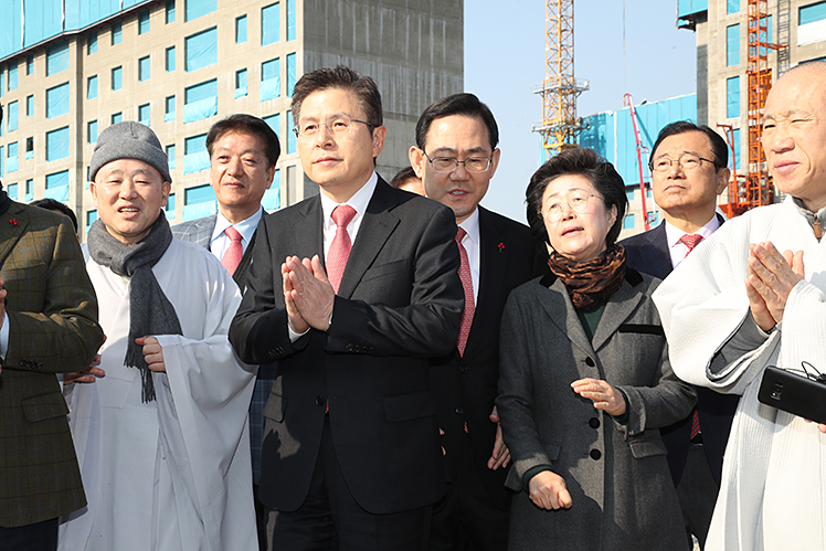제목 노출 영역입니다 이미지