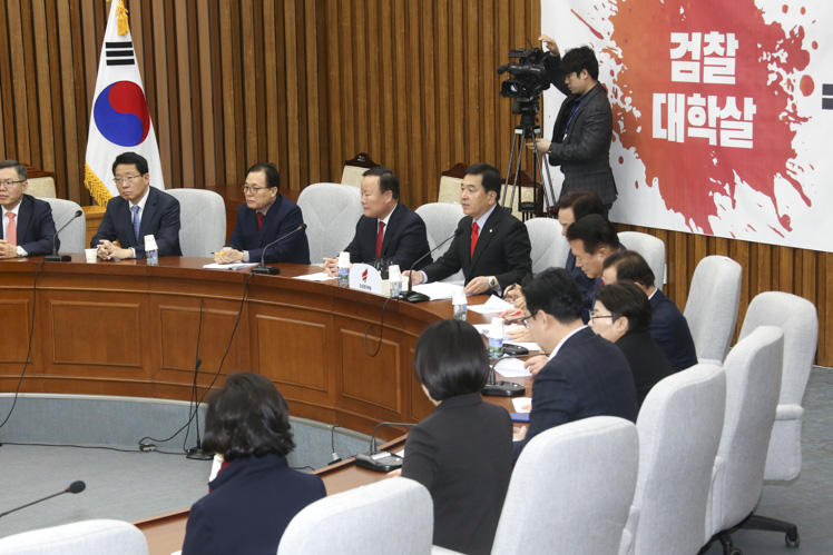 제목 노출 영역입니다 이미지