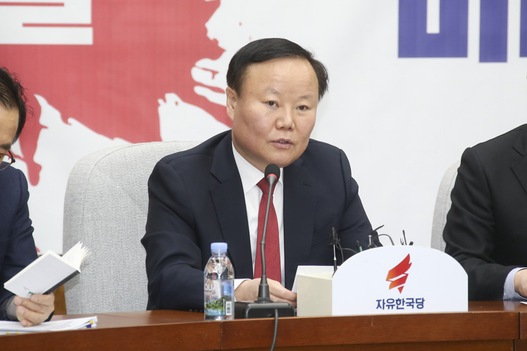 제목 노출 영역입니다 이미지