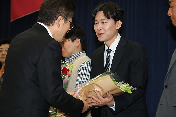 제목 노출 영역입니다 이미지
