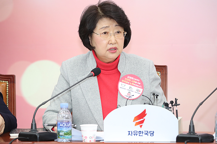 제목 노출 영역입니다 이미지