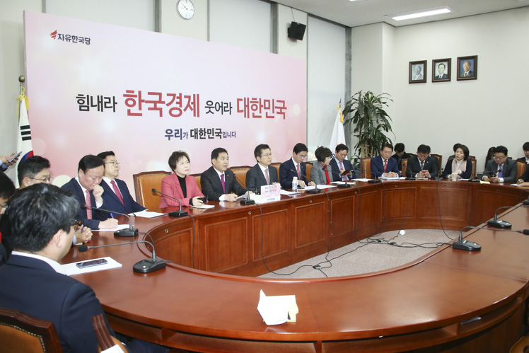 제목 노출 영역입니다 이미지