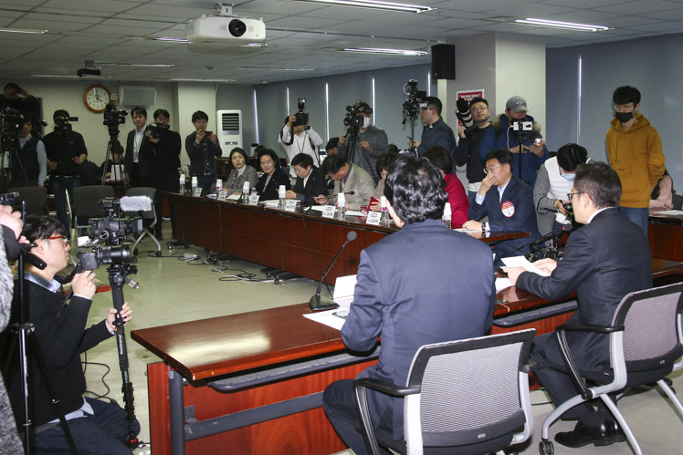 제목 노출 영역입니다 이미지