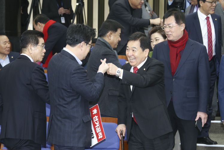 제목 노출 영역입니다 이미지