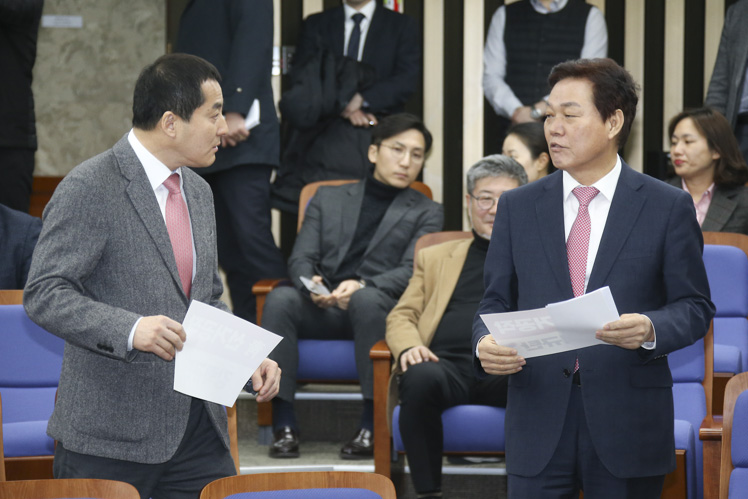 제목 노출 영역입니다 이미지