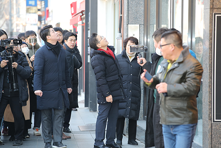 제목 노출 영역입니다 이미지