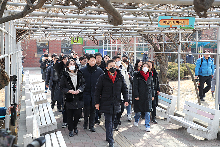 제목 노출 영역입니다 이미지