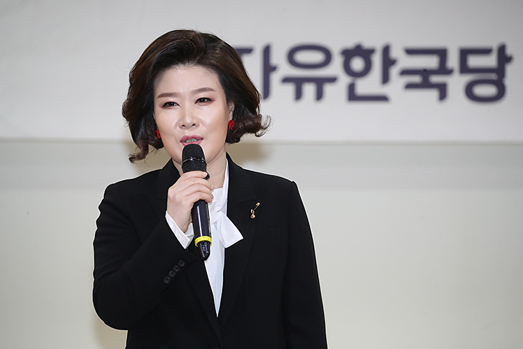 제목 노출 영역입니다 이미지