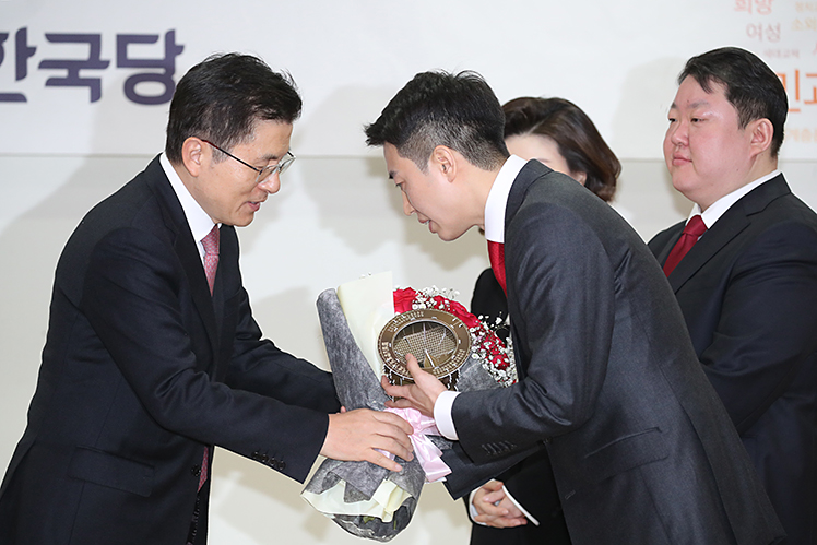 제목 노출 영역입니다 이미지