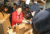 황교안 당대표, 종로 청년숲 방문