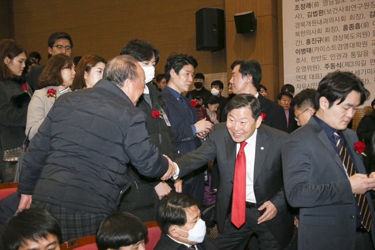 제목 노출 영역입니다 이미지