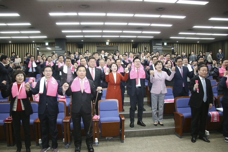 제목 노출 영역입니다 이미지