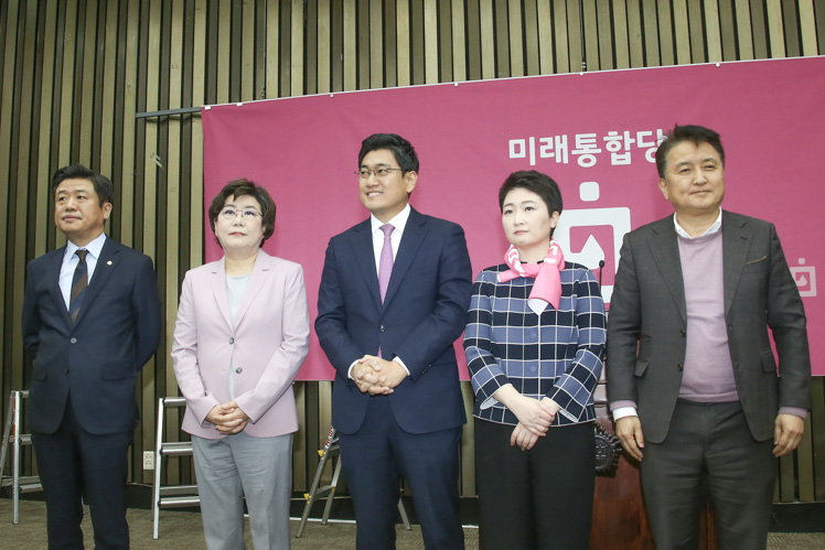 제목 노출 영역입니다 이미지