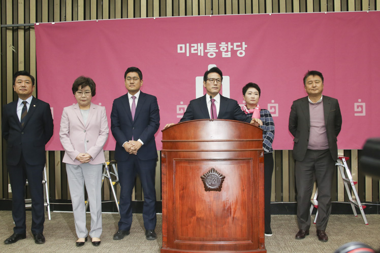 제목 노출 영역입니다 이미지