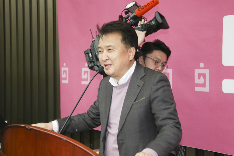 제목 노출 영역입니다 이미지