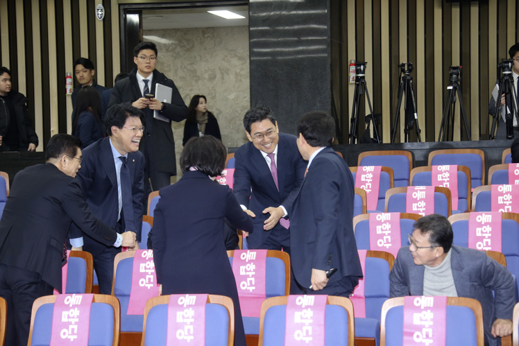 제목 노출 영역입니다 이미지