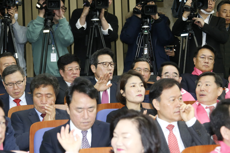 제목 노출 영역입니다 이미지