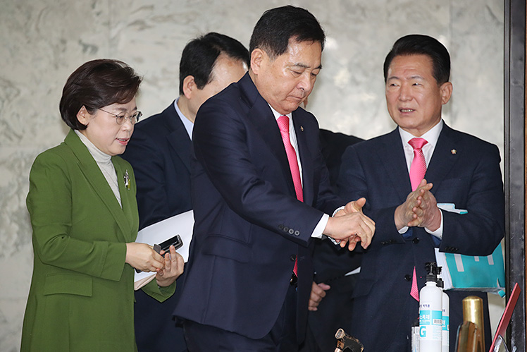 제목 노출 영역입니다 이미지