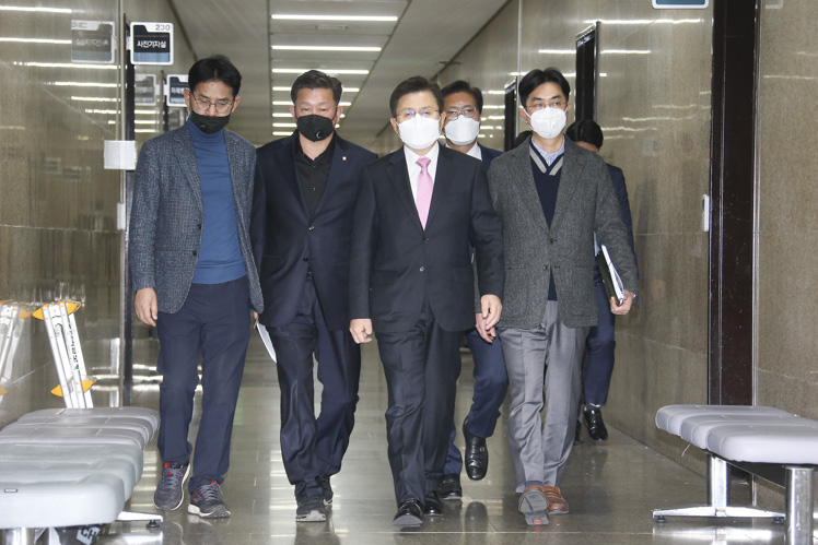 제목 노출 영역입니다 이미지