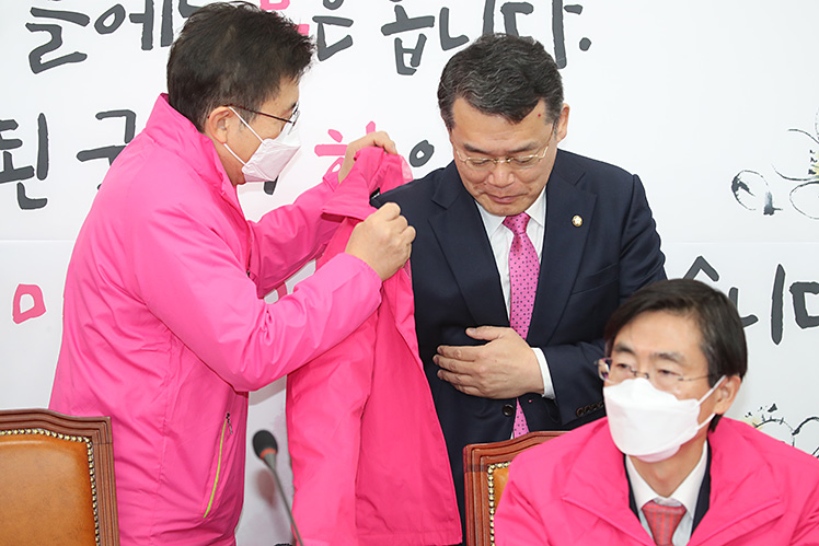 제목 노출 영역입니다 이미지