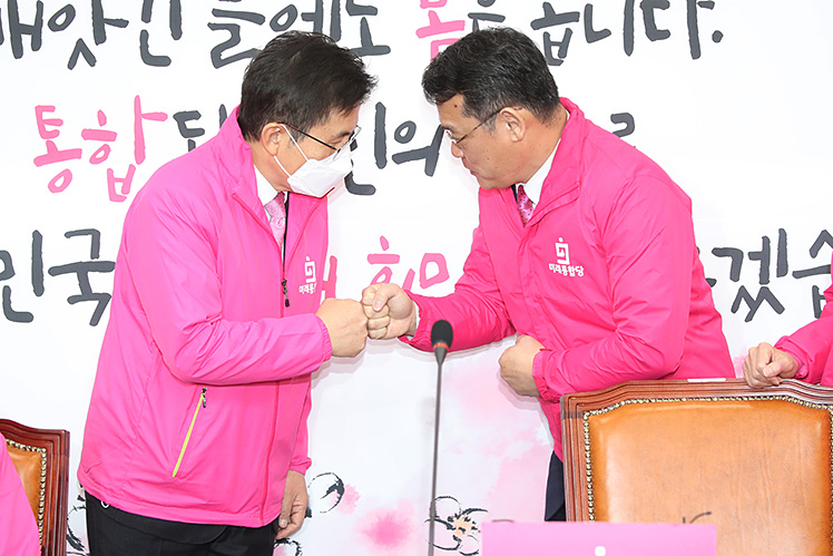 제목 노출 영역입니다 이미지
