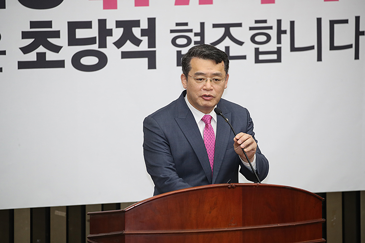 제목 노출 영역입니다 이미지