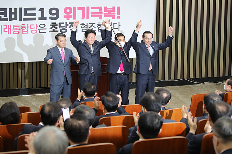 제목 노출 영역입니다 이미지