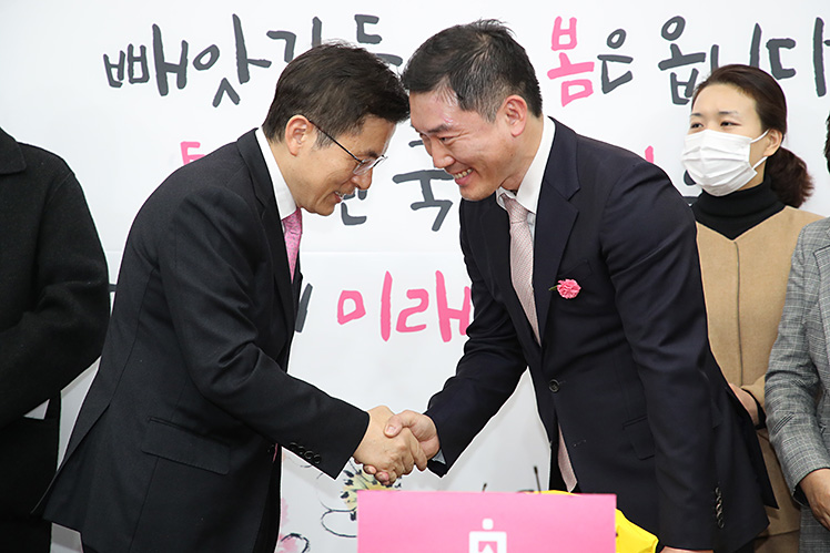 제목 노출 영역입니다 이미지