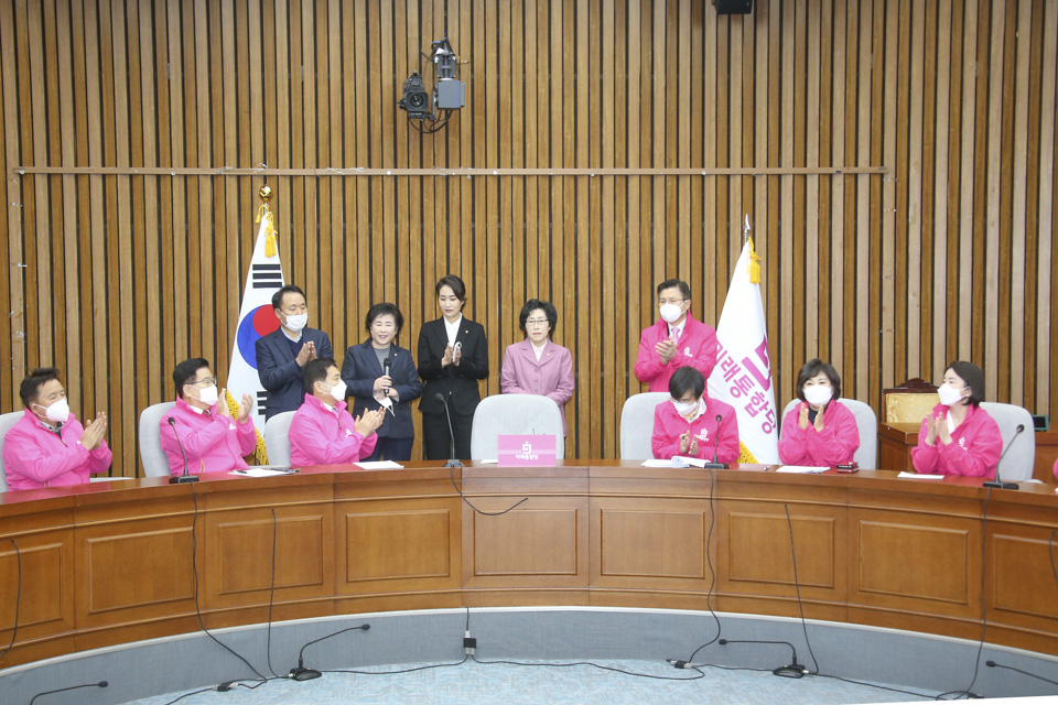 제목 노출 영역입니다 이미지