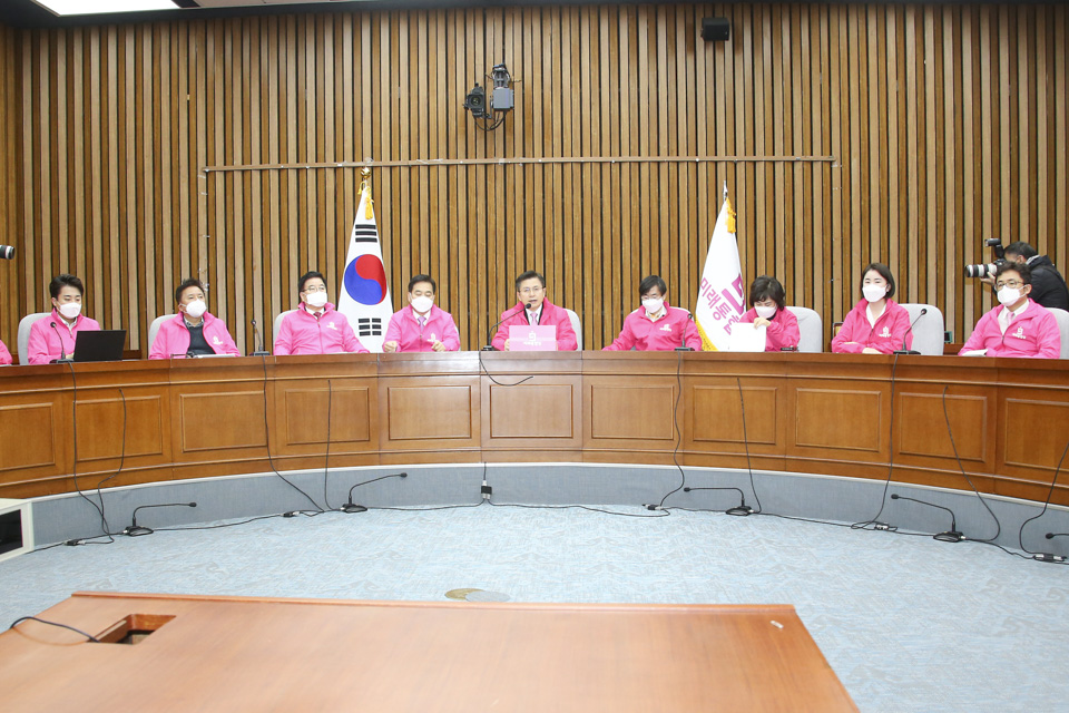 제목 노출 영역입니다 이미지