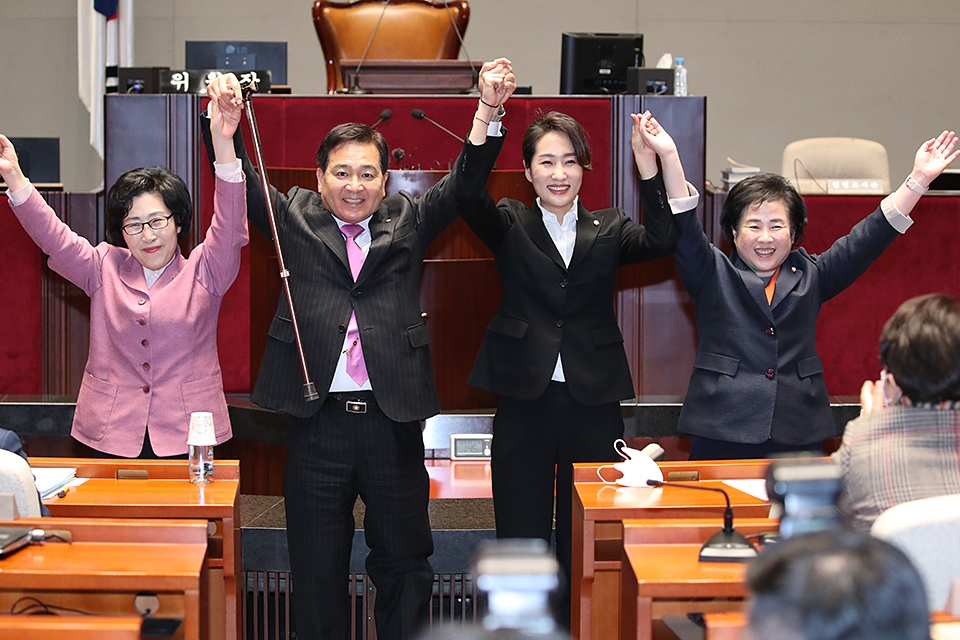 제목 노출 영역입니다 이미지