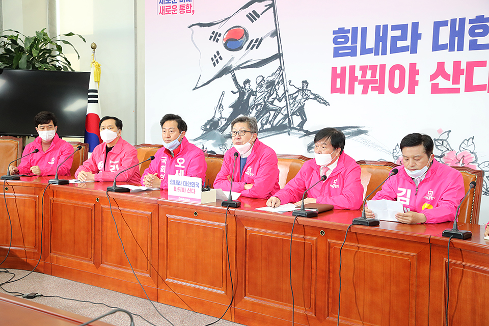 제목 노출 영역입니다 이미지