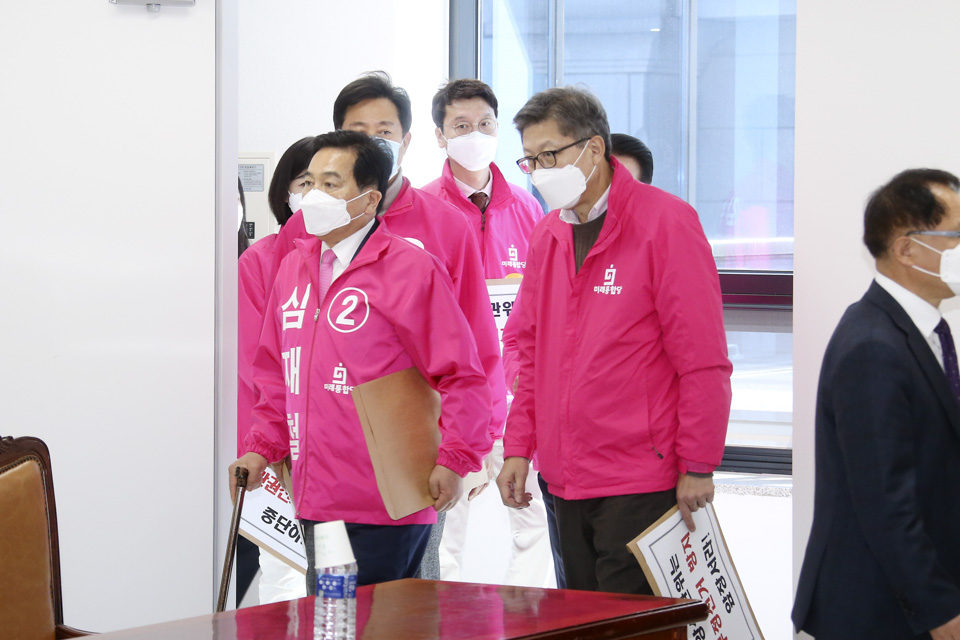 제목 노출 영역입니다 이미지