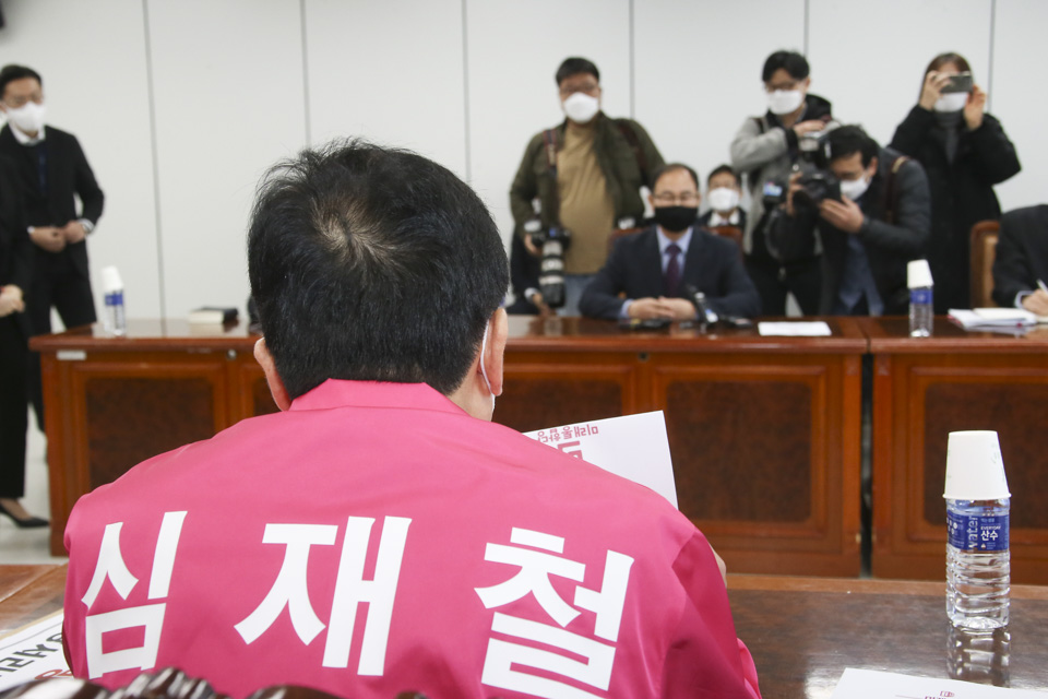 제목 노출 영역입니다 이미지