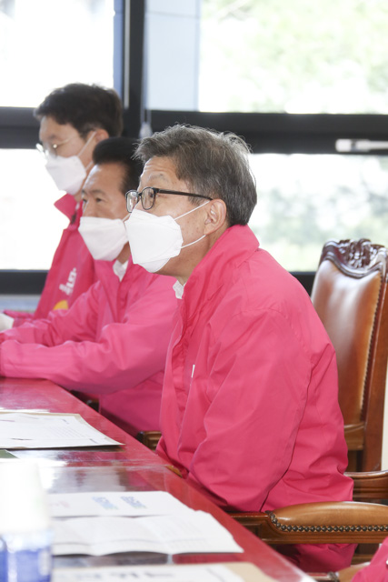 제목 노출 영역입니다 이미지