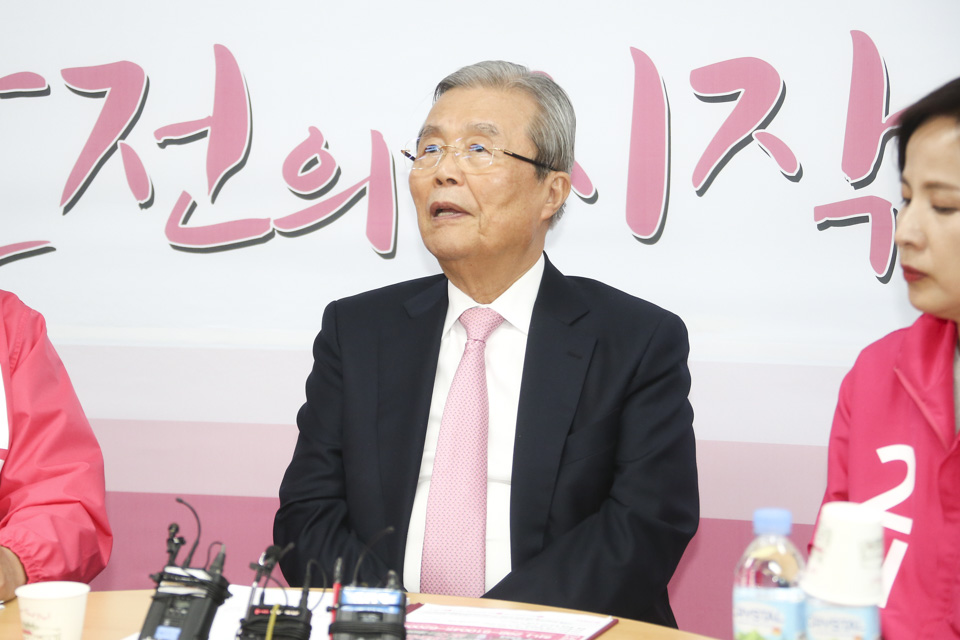 제목 노출 영역입니다 이미지