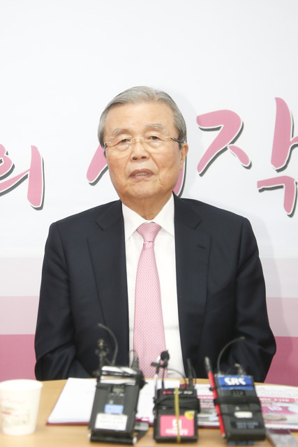 제목 노출 영역입니다 이미지