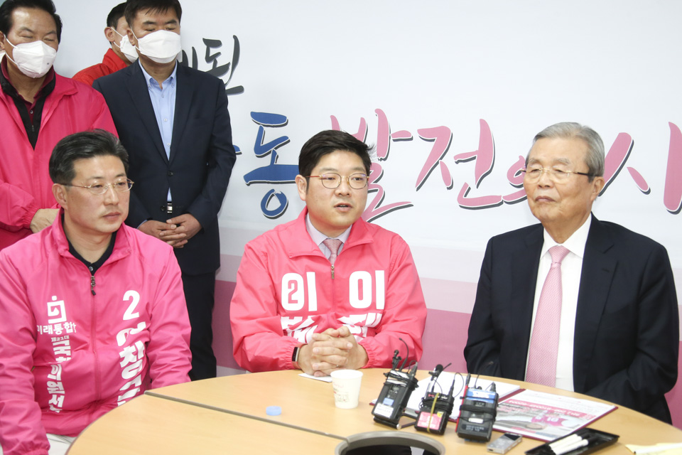 제목 노출 영역입니다 이미지