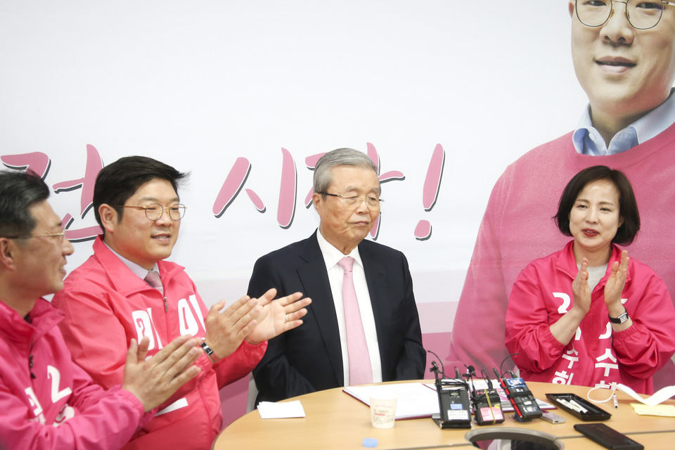 제목 노출 영역입니다 이미지